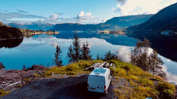 Solar power for on the go, solar systems and charge controllers for campers, motorhomes, vans, off road from SOLARA. Made in Germany!