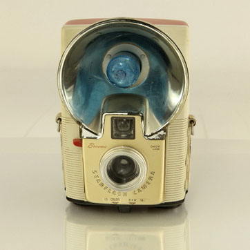 KODAK Brownie Starflash Camera © engel-art.ch
