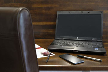 Schlichtes, rustikales Home Office - Foto Pixapay