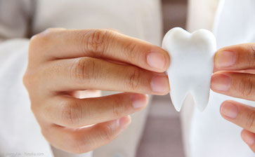 Vielen Patienten ist es wichtig, ihre eigenen Zähne zu erhalten - auch wenn sie schon stark zerstört oder entzündet sind.