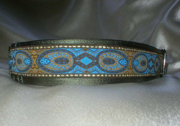 Halsband, Hund, Martingale 4cm breit, Gurtband olivgrün, Borte in blau-gold Tönen