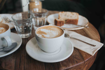 ... gegen den erfreulichen Anblick in modernen Kaffeebars!