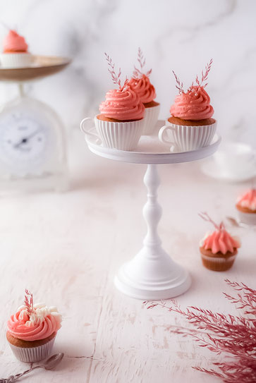 Pumpkin-Spice-Cupcakes with Cream-Cheese-Frosting