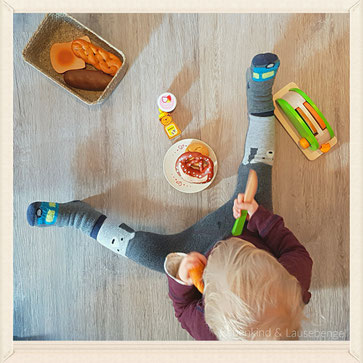 Endlich haben unsere Mäuse richtig schönes Gebäck für ihre Kinderküche. Ganz einfach aus Salzteig selbst gemacht. Mit 'klick' auf das Bild geht es zum Blogbeitrag.