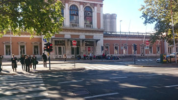 Warten am Bahnhof von Rijeka