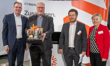 "Deutsche Wertarbeit und kostenoptimierte Produktion: Empfehlungen zur Werkzeug-, Maschinen- und Standortwahl beim Rührreibschweißen" bei den CyberJoin-Wissenstransfertagen an der MPA Stuttgart 