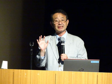 講演する温泉地学研究所長 里村 幹夫氏