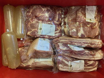 Beispielbild - 10 kg Paket vom Schwein, auf dem Bild fehlen 2 kg Hackfleisch (Inhalt kann abweichen)