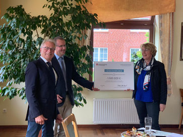 v.l.: Prof. Heinrich Reincke, Robert Nicolai, Landwirtschaftsministerin Bärbel Otte-Kinast