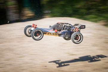 Mit dem RC-Auto sind nicht nur coole Sprünge möglich(Foto:chrisbeez/Pixabay)