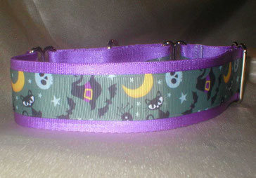 Martingale, Halsband, 4cm, Gurtband fliederfarben, Borte mit Halloweenmotiven