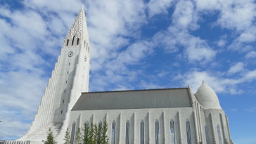 Die Hallgrímskirkja in Reykjavík. Foto von falco auf Pixbay.