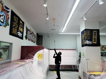 防カビ剤コーティング作業中