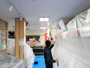 防カビ剤コーティング作業中