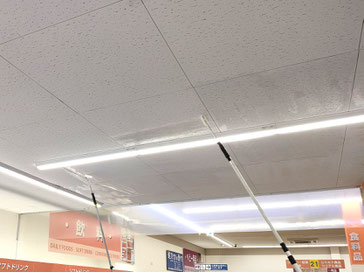 防カビ剤施工作業中