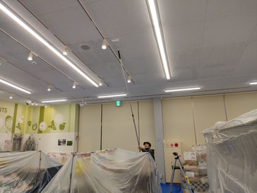 防カビ剤コーティング作業中