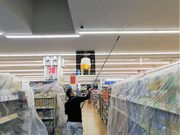 防カビ剤コーティング施工中