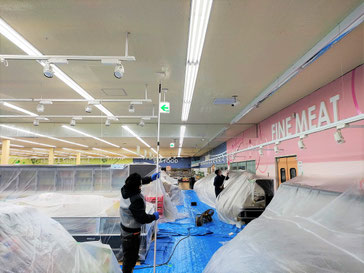 防カビ剤コーティング作業中