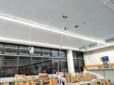 防カビ剤コーティング作業中