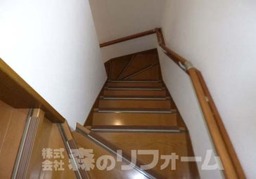 松戸市　階段リフォーム　手すり取付リフォーム工事　ご高齢者の方が安心して階段を登り降りできるようになりました