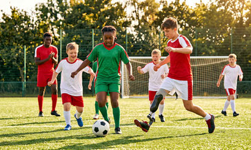 DJK-SV Kinder und Jugendliche beim Inklusionsfußball | has-shadow