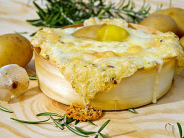Wijn en Barbecue combi Camembert Rozemarijn met Pinot Noir