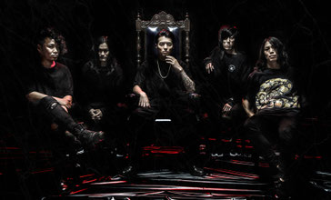© CRYSTAL LAKE