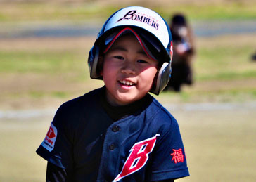 少年野球チーム福岡ボンバーズの部員の笑顔