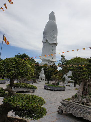 Chùa Linh Ứng, weißer Buddha bei Da Nang
