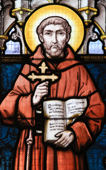 Glasfenster mit einer Darstellung von Franz von Assisi
