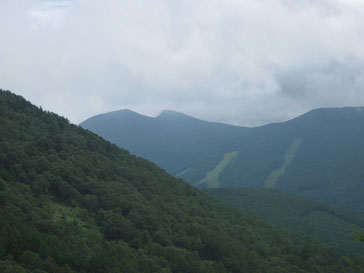 烏帽子岳から望む西篭ノ登山と東篭ノ登山