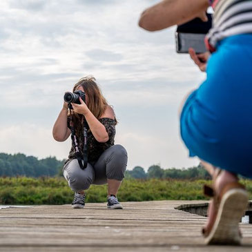 Fotograaf Gaby Kooijman in actie, film op het platform PowerVrouwen Nederland