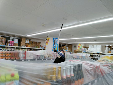 防カビ剤コーティング作業中