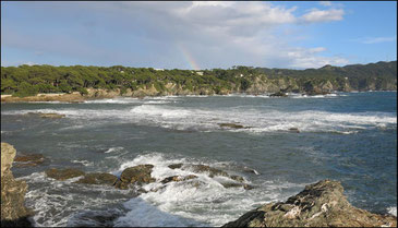 Vue sur le cap Sicié depuis le Gaou