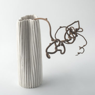 Vaso in paperclay bainco paco, ruviso accartocciato naturalmente