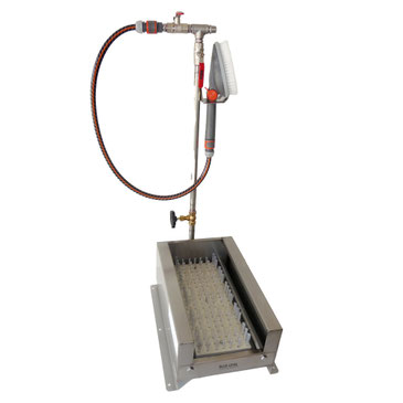 Lave-chaussures avec bassine 