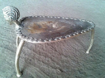 Tabouret à tête d'ancètre