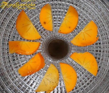 kaki essiccati per uno snack goloso e naturale