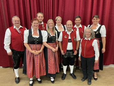 v. l. n. r. S. Assum, Bgm R. Greiner,M. Rottbacher, E. Volz-Goller, T. Arlt, C. Kunz, A. Armbrust, N. Enders, M. Donderer, K. Böck, G. Tiedeken, L.Pfister, L. Neumann-Oblinger, P. Weber