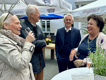 Christine Neuhaus, ZEIT-Stiftung Bucerius, Torsten Evers,      Achim Lange, ZEIT-Stiftung Bucerius mit      Bürgervorsteherin Monika Saggau