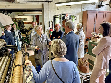 Friedrich-Georg Blunk berichtet über den Produktionsprozess am Flohrteiler.