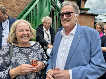 Andrea Fischer Mitglied des Fördervereins mit  Jörg Buthmann, Kreispräsident Segeberg