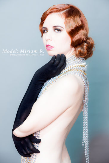 Pearl! Haare & Make-up / Schülerin: Dajana P. Model: Miriam R. Produktion: Bloos Make-up & Hair Academy Foto: Markus Thiel www.bloos-academy.de