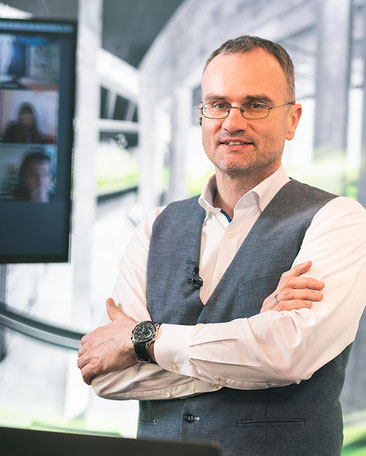 Portraitbild Dr. Stefan Kombüchen