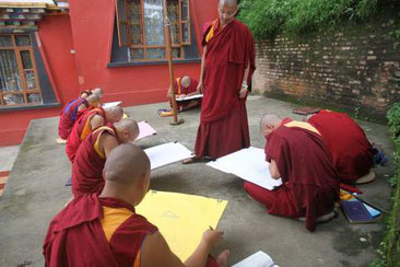 僧侶や尼僧たちに雨風をしのげる教室をご支援ください。
