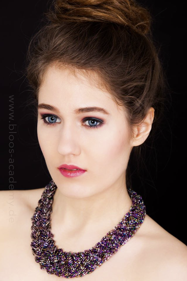 Haare & Make-up: Sarah S. Model: Lana Agency: S Models Model Management Produktion: Bloos Make-up & Hair Academy Foto: Markus Thiel
