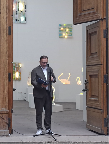 Der ehemalige Kuturreferent der Landeshauptstadt München, Herr Anton Biebl, anlässlich seiner Laudatio für Christian Wichmann