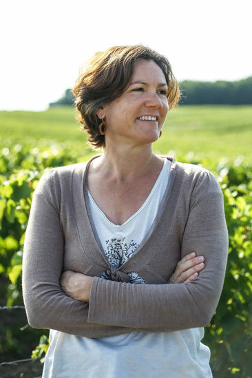 guided-wine-tours-in-the-Vouvray-vineyard-Loire-Valley-Amboise-wine-tastings-Rendez-Vous-dans-les-Vignes-Myriam-Fouasse-Robert