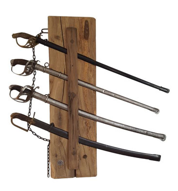 Kollektion handgefertigte Wohnraumaccessoires und Dekorationselemente aus Altholz.