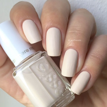 swatch essie wrap me up by LackTraviata